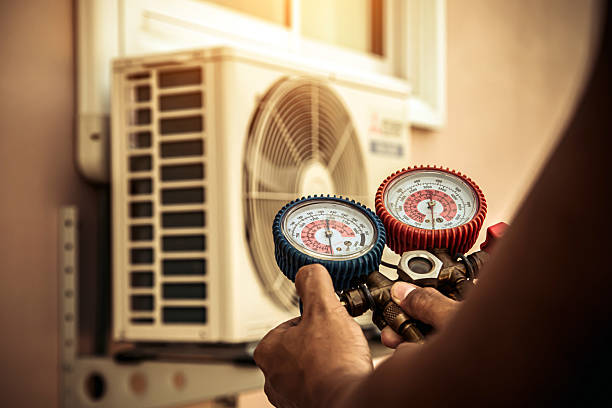 Professional Ductwork Repair technician working in Zamora, CA